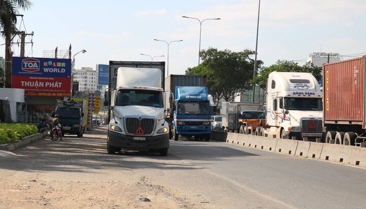 Container và xe tải lớn 'đại náo' cửa ngõ TP.HCM: Nỗi ám ảnh kinh hoàng của dân