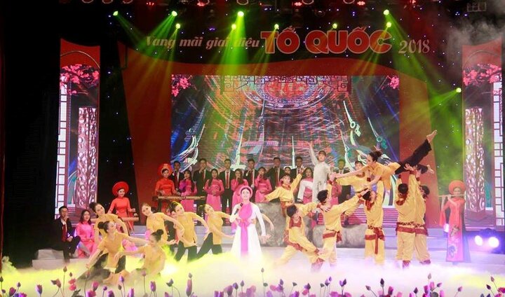 Truyền hình trực tiếp chương trình ca nhạc 'Vang mãi giai điệu Tổ quốc 2019'