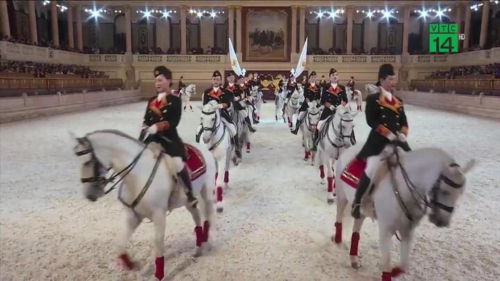 Vì sao giới nhà giàu Trung Quốc đổ xô đi học cưỡi ngựa?