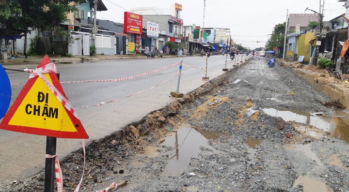 6 lần gia hạn vẫn chưa làm xong 18km đường, Sở GTVT Quảng Ngãi nói gì?