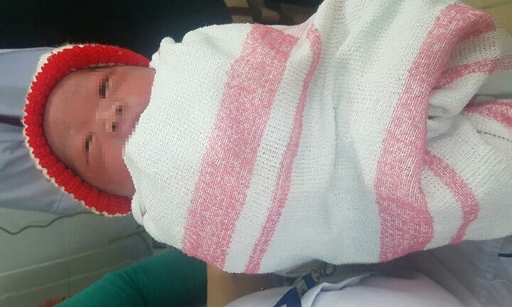 Bé trai sơ sinh bị bỏ rơi gần quán nhậu ở Đà Nẵng