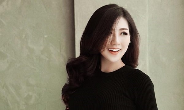 Á hậu Tú Anh hạnh phúc: 'Chào mừng con đến với thế giới này'