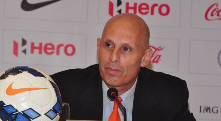 HLV giúp Ấn Độ vùi dập Thái Lan từng đánh bại tuyển Việt Nam, chọc giận HLV Calisto