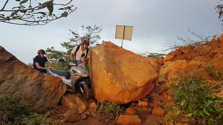 Những chướng ngại vật ‘khủng’ trên đường lên bán đảo Sơn Trà