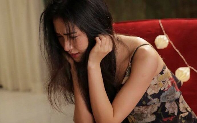 Sau khi lớn tiếng cảnh cáo fan, Hòa Minzy lặng lẽ khóa trang cá nhân