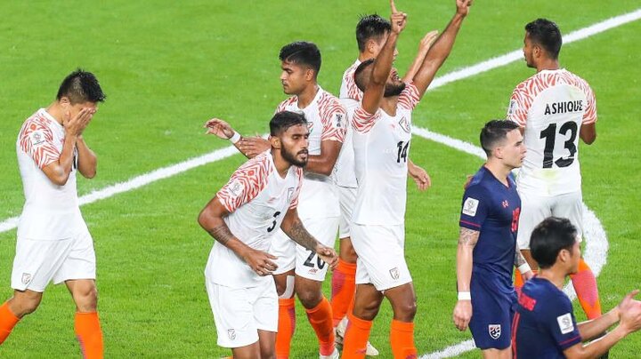 Thái Lan là đội Đông Nam Á thảm bại nặng nề nhất tại Asian Cup