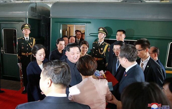 Ông Kim Jong-un đi tàu hỏa tới Trung Quốc đúng vào ngày sinh nhật tuổi 35
