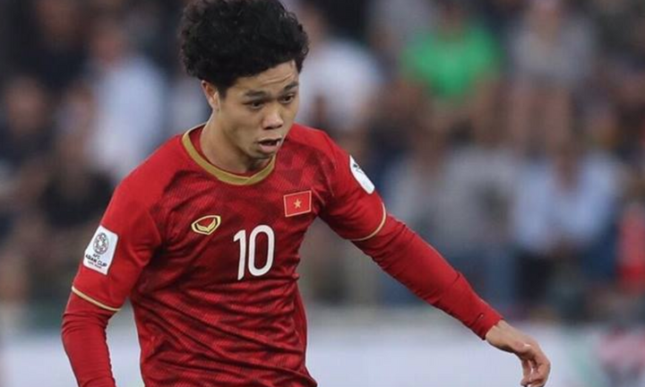 Công Phượng tinh quái ép hậu vệ Iraq phản lưới nhà