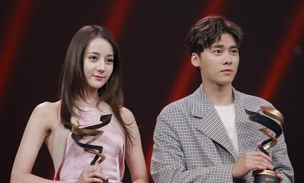 Địch Lệ Nhiệt Ba giành giải thưởng lớn, vượt Triệu Vy và Lý Băng Băng