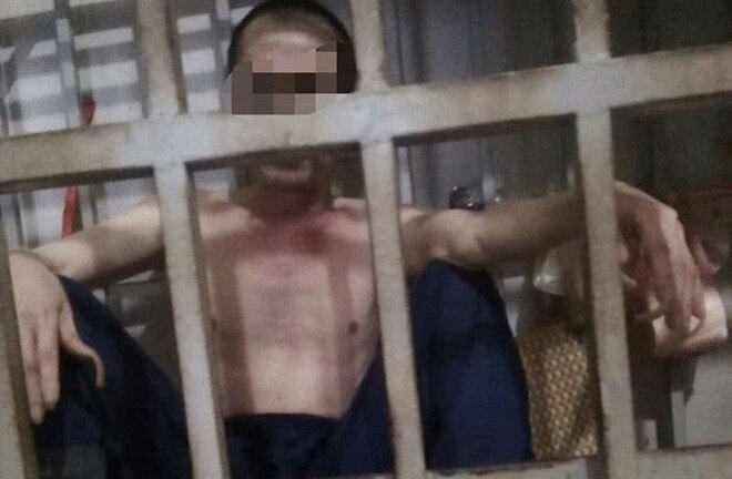 Video: Toàn cảnh vợ nhốt chồng trong lồng sắt suốt 3 năm ở Thanh Hóa