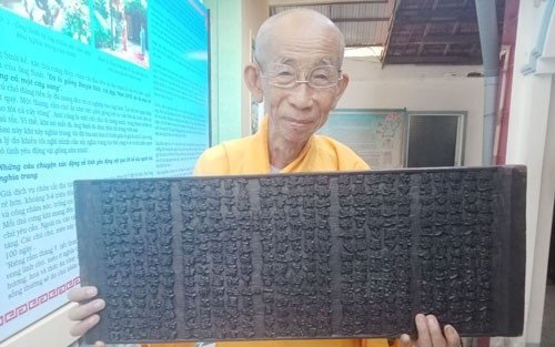 Bí ẩn bộ kinh trên 300 năm tuổi được xem là quý hiếm và trọn vẹn duy nhất trên thế giới