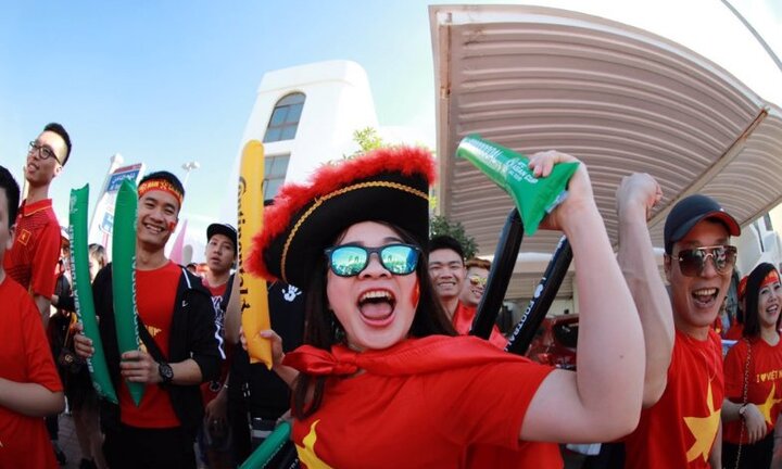 CĐV đặc biệt của tuyển Việt Nam tại Asian Cup 2019