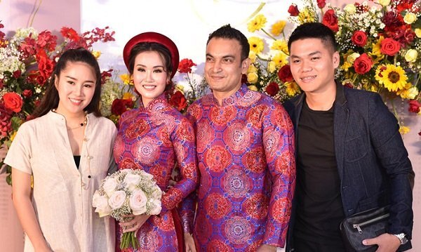 Lê Phương, Hòa Minzy dự tiệc cưới ca sĩ Võ Hạ Trâm