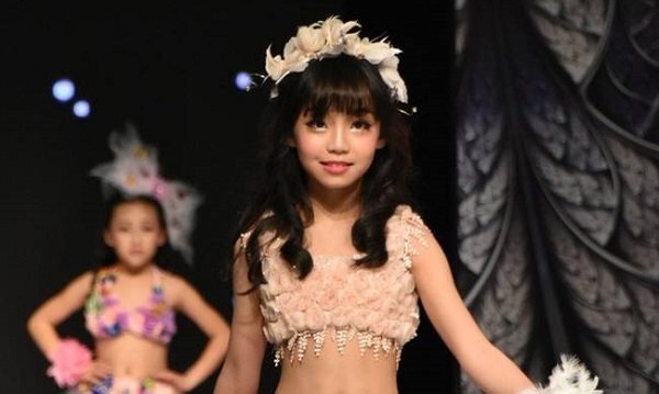 Mẫu nhí ở Trung Quốc - nghề vui đang biến tướng phản cảm