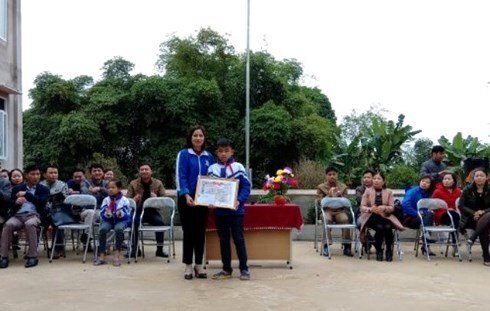 Nam sinh lớp 6 dũng cảm cứu bạn khỏi dòng nước lũ