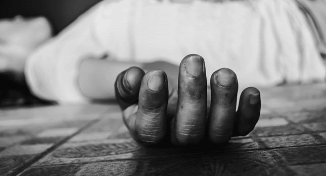 Người đàn ông gục chết trong nhà: Nghi vấn lời khai người vợ