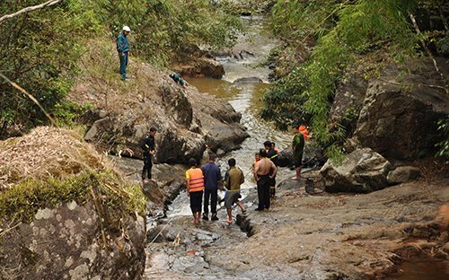 Tham quan thác nước ở Khánh Hòa, 2 chiến sĩ công an và 1 cô gái thiệt mạng