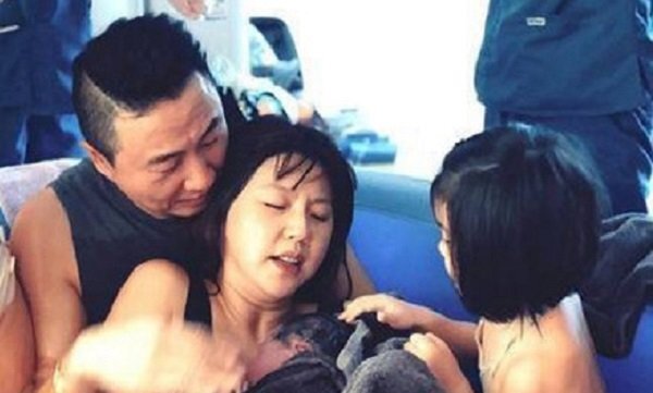 Mỹ nhân 'Kim Sam Soon' khoe khoảnh khắc sinh con thứ 3 dưới nước