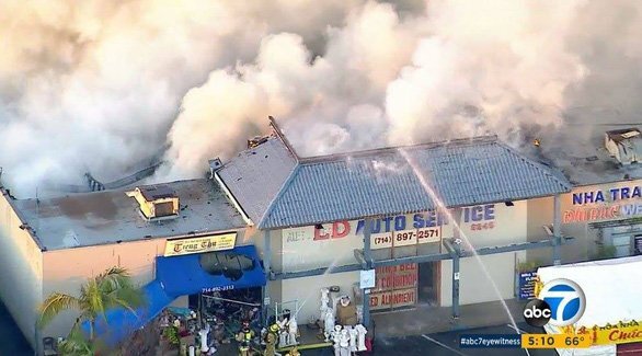 Cháy lớn tại trung tâm thương mại trong khu người Việt ở quận Cam, California