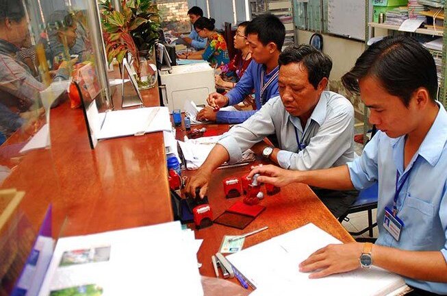 Sáp nhập xã, huyện: Sắp xếp cán bộ dôi dư thế nào?