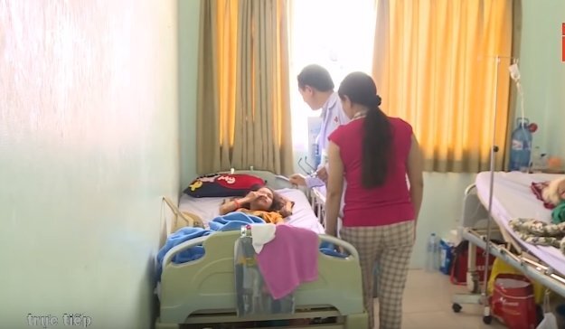 Tiêm chất đầy mũi làm đẹp, thiếu nữ bị mù vĩnh viễn