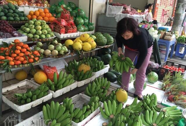 Đồ cúng ông Công, ông Táo ở phố cổ Hà Nội: 120.000 đồng/nải chuối xanh