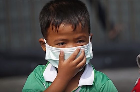 Bangkok Thái Lan: Chảy máu mắt, ho ra máu vì hít phải khói bụi độc