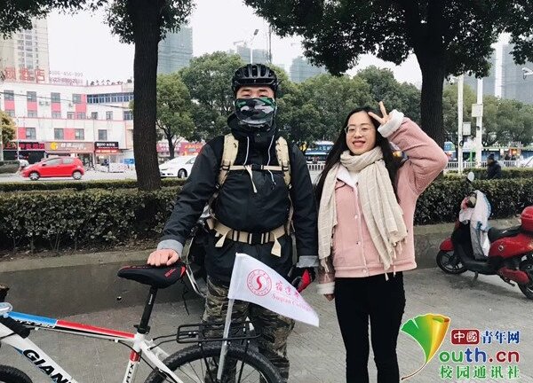 Sợ cảnh chen chúc, nam sinh đạp xe 500km về quê ăn tết