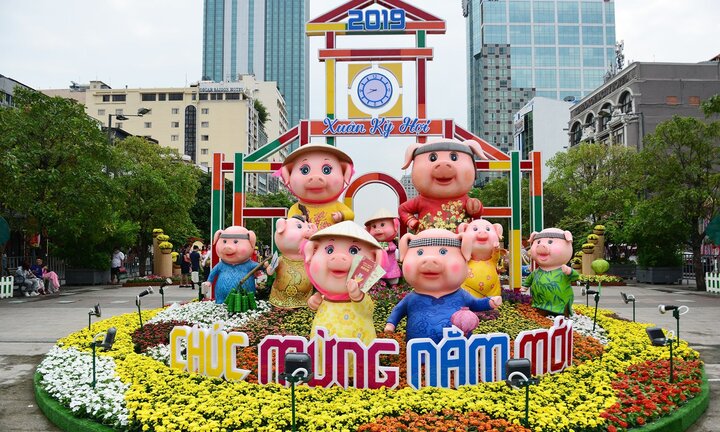 Xuân về trên phố đi bộ Nguyễn Huệ ngày 28 Tết