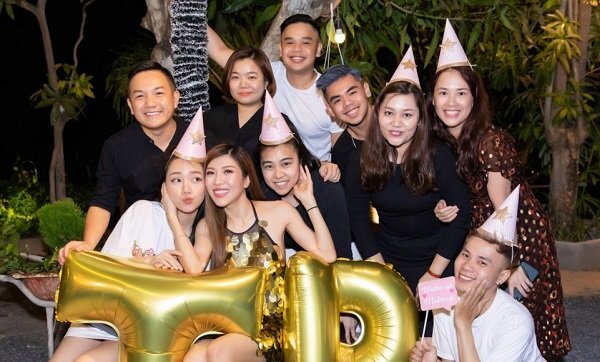 Trang Pháp bật khóc khi bị bạn thân ‘lừa’ đúng dịp sinh nhật