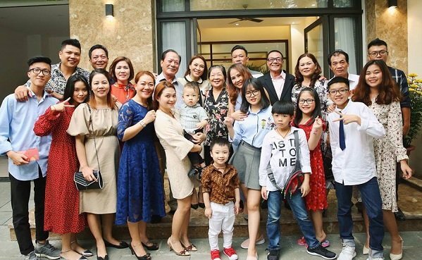 Mỹ Tâm hạnh phúc khoe ảnh đón Tết Kỷ Hợi bên đại gia đình