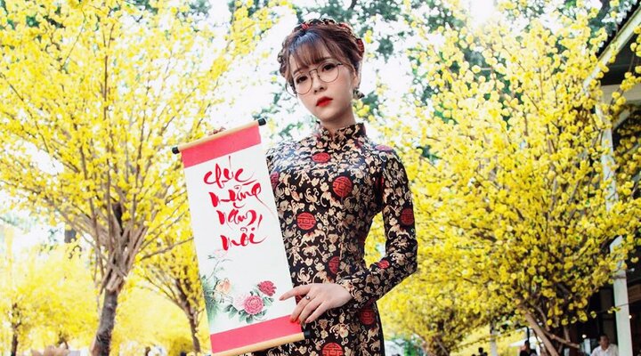 Nữ sinh Đại học Sư phạm TP.HCM lung linh trong bộ ảnh chào Xuân