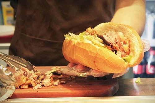 9 người nhập viện sau khi ăn bánh mì Việt Nam ở Australia