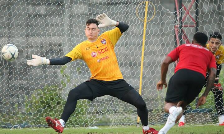 Đặng Văn Lâm hết mình trên sân tập, chờ ra mắt Thái League