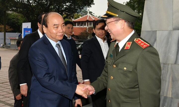 Thủ tướng tới kiểm tra Trung tâm báo chí phục vụ Hội nghị thượng đỉnh Mỹ-Triều