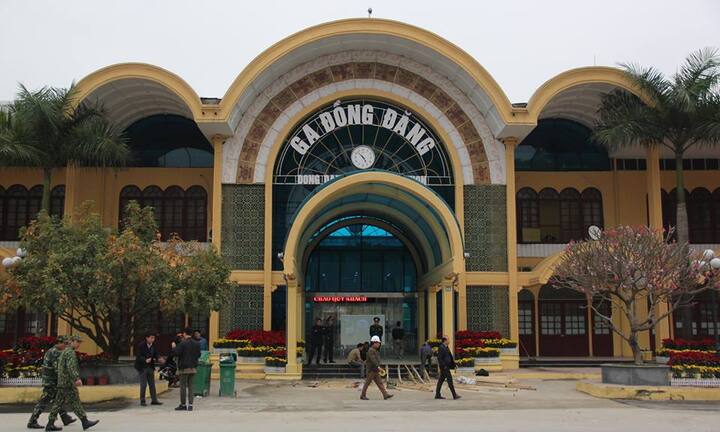 Video: An ninh thắt chặt, phóng viên quốc tế có mặt tại ga Đồng Đăng trước thượng đỉnh Mỹ - Triều