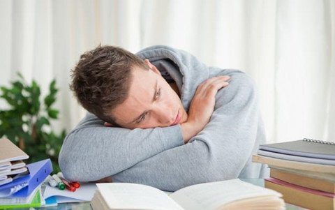 Vì sao sinh viên phải chi 500 USD mỗi năm mua giáo trình đại học mới mỗi năm?