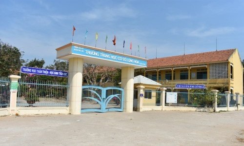Thầy giáo An Giang bị tố đánh học sinh vẹo cột sống: Bộ GD&ĐT yêu cầu xử lý nghiêm