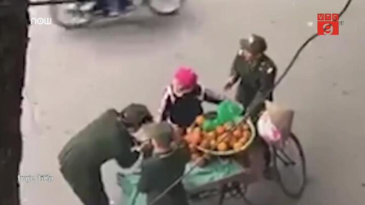 Clip người bán hàng rong bị tịch thu từng quả cam: Lãnh đạo phường trần tình