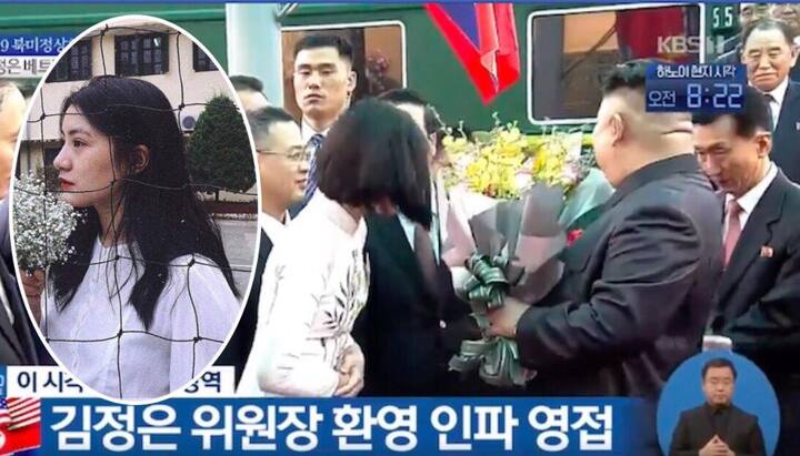 Ảnh: Nữ sinh mặc áo dài trắng tặng hoa Chủ tịch Kim Jong-un gây sốt mạng xã hội