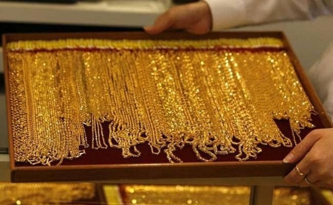 Giá vàng hôm nay 3/3: Vàng tiếp tục lao dốc