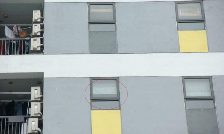 Bé trai 4 tuổi rơi từ chung cư thiệt mạng: Hàng loạt gia đình chưa lắp chấn song cửa sổ