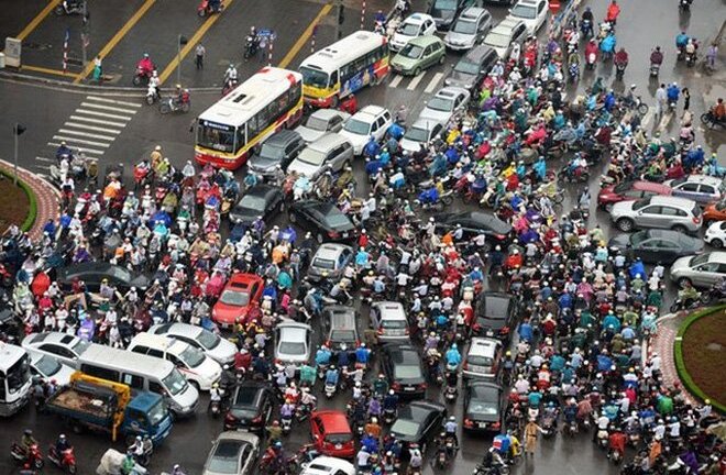 Hai giám đốc sở ở Hà Nội mong muốn cấm xe máy càng sớm càng tốt