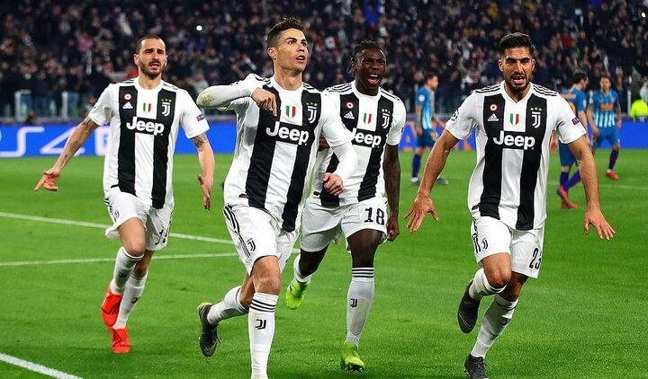 Ronaldo lập hat-trick, Juventus ngược dòng vào tứ kết Cúp C1