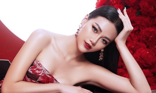 Phương Khánh giúp ‘Hoa hậu Trái đất 2018’ giành giải cuộc thi có vòng phỏng vấn ấn tượng nhất