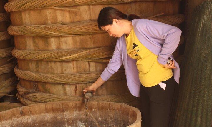 Nỗi lo quặn lòng của người làm nước mắm truyền thống