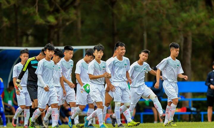 Thầy Giôm tiết lộ, em họ Công Phượng còn hay hơn ‘siêu nhân’ ở HAGL