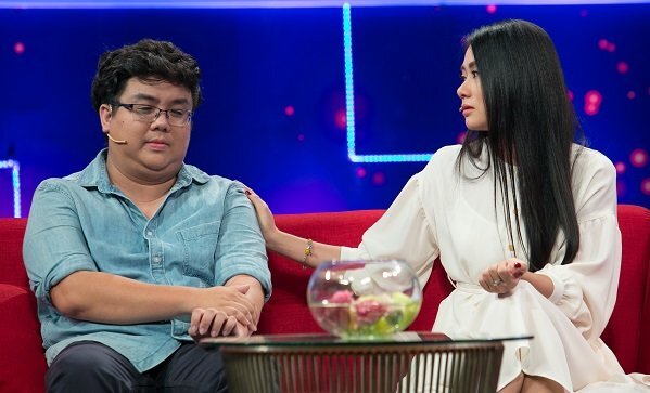 Gia Bảo từng đạp thẳng vợ ra một bên vì mang giày sai cho mình