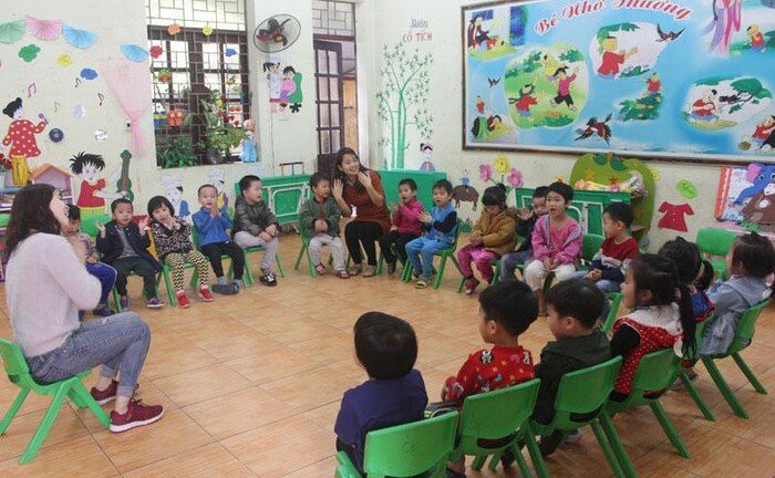 Phụ huynh Bắc Ninh tự lo bữa ăn bán trú cho con giữa tâm bão 'sán lợn'