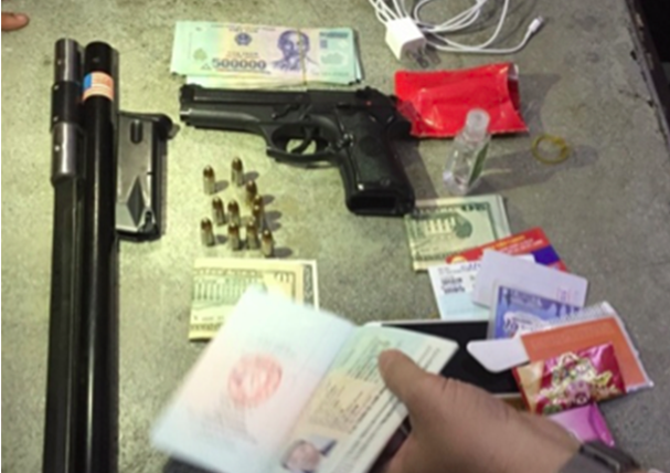 ‘Quả đấm thép’ 363 bắt quả tang tài xế ô tô tàng trữ súng và ma tuý